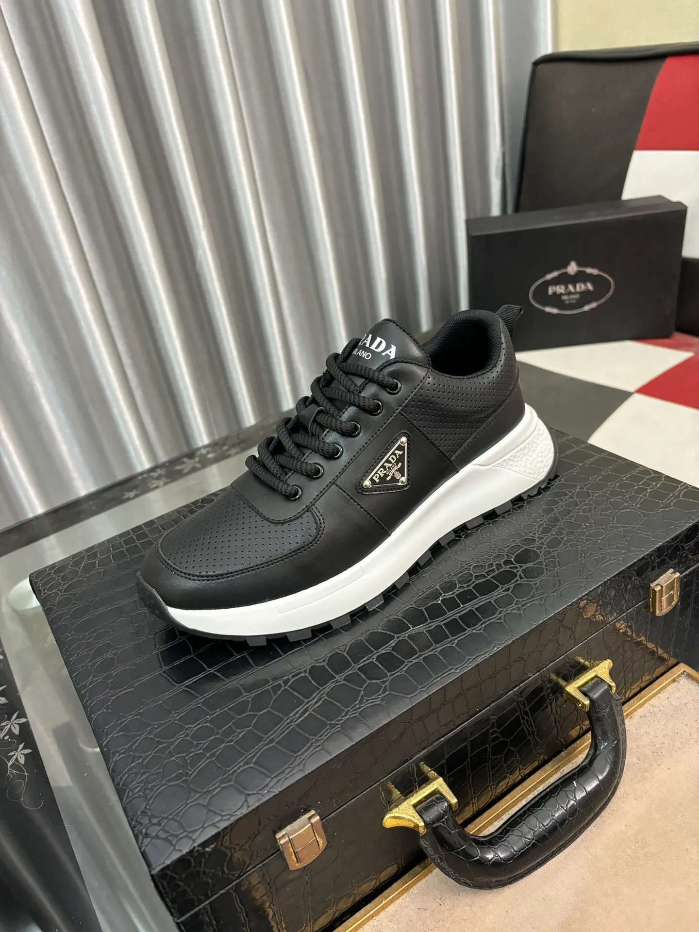 Men's shoes 💰440⌚️⌚️【PRADA】Prada Hong Kong counter casual shoes, counter quality, high-quality workmanship, uppers made of imported breathable fly mesh fabric, comfortable and breathable lining, original air cushion elastic outsole, casual fashion, high-end quality, size: 38-442️⃣Colors available